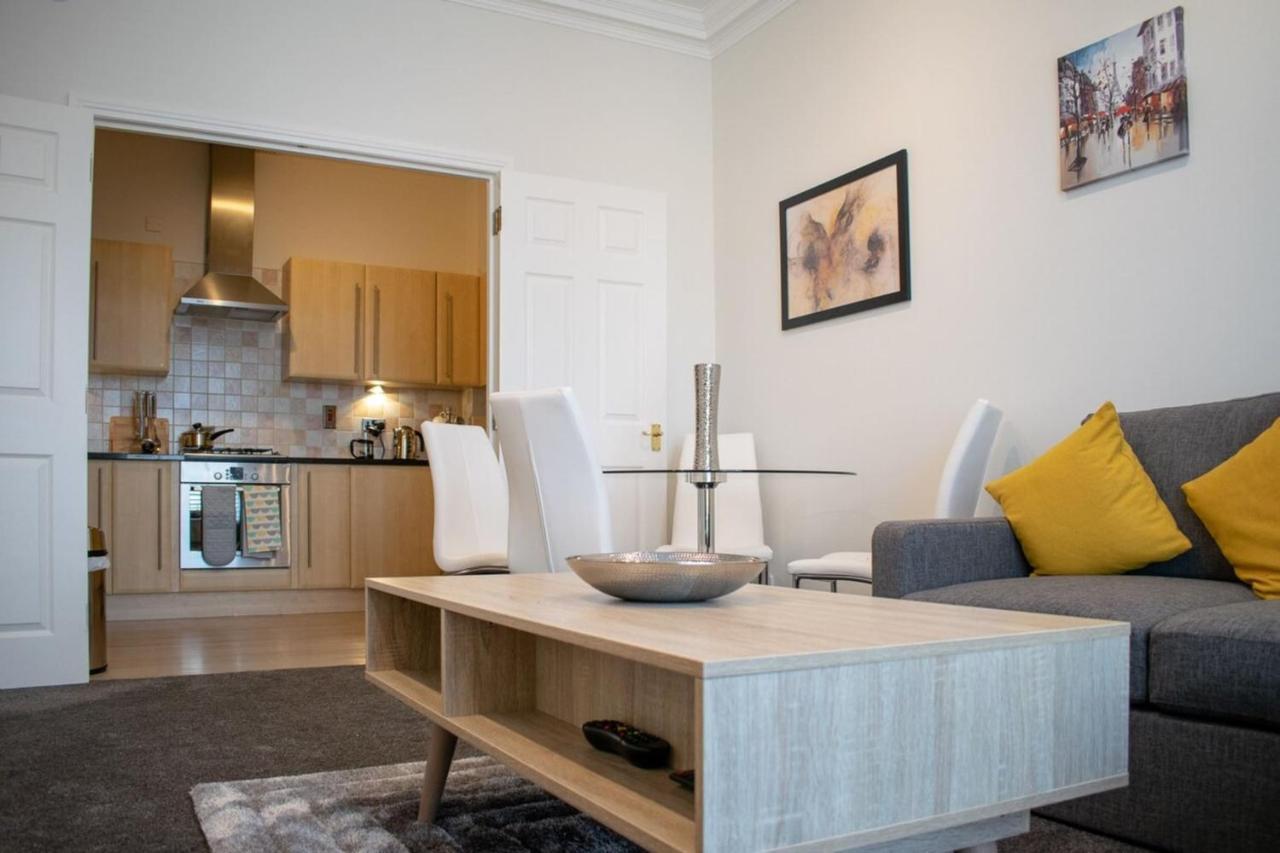 Beautifully Renovated Apartment -Central 에든버러 외부 사진
