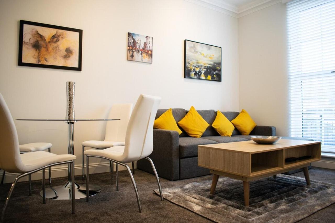 Beautifully Renovated Apartment -Central 에든버러 외부 사진